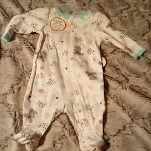 New born sleep and play